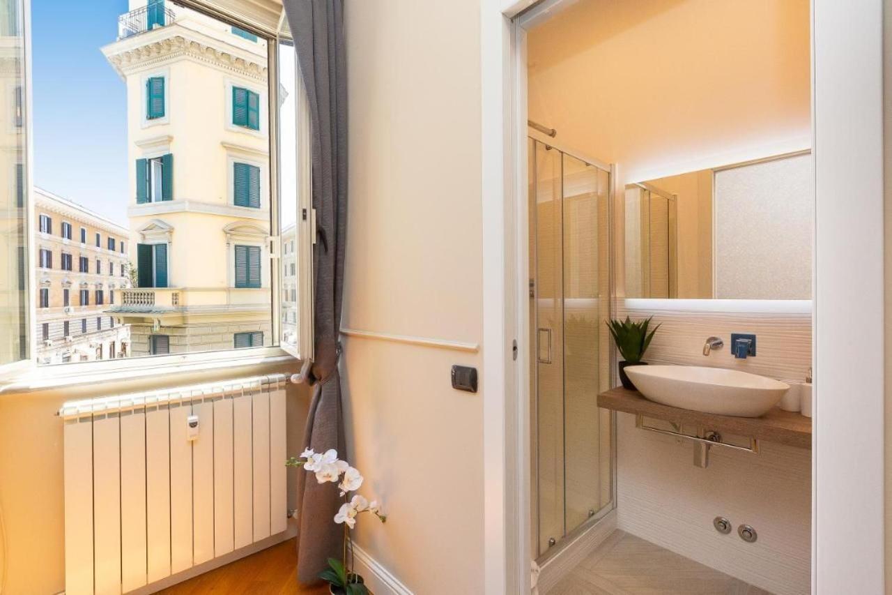 רומא 52 Vespasiano Vatican Suites חדר תמונה