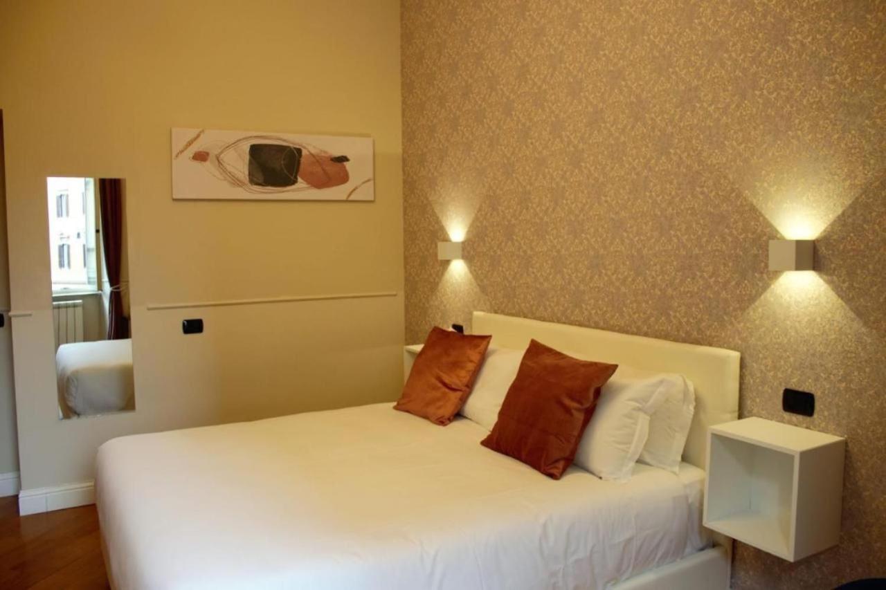 רומא 52 Vespasiano Vatican Suites חדר תמונה
